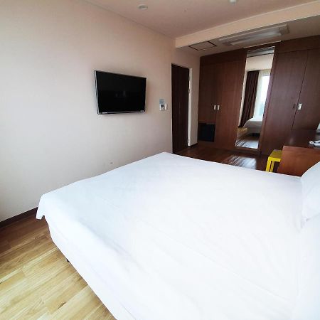 Jeju Jungmun Ocean Blue Hotel Seogwipo Exterior photo