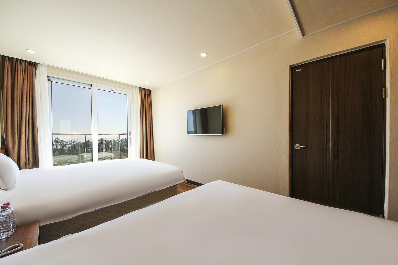 Jeju Jungmun Ocean Blue Hotel Seogwipo Exterior photo