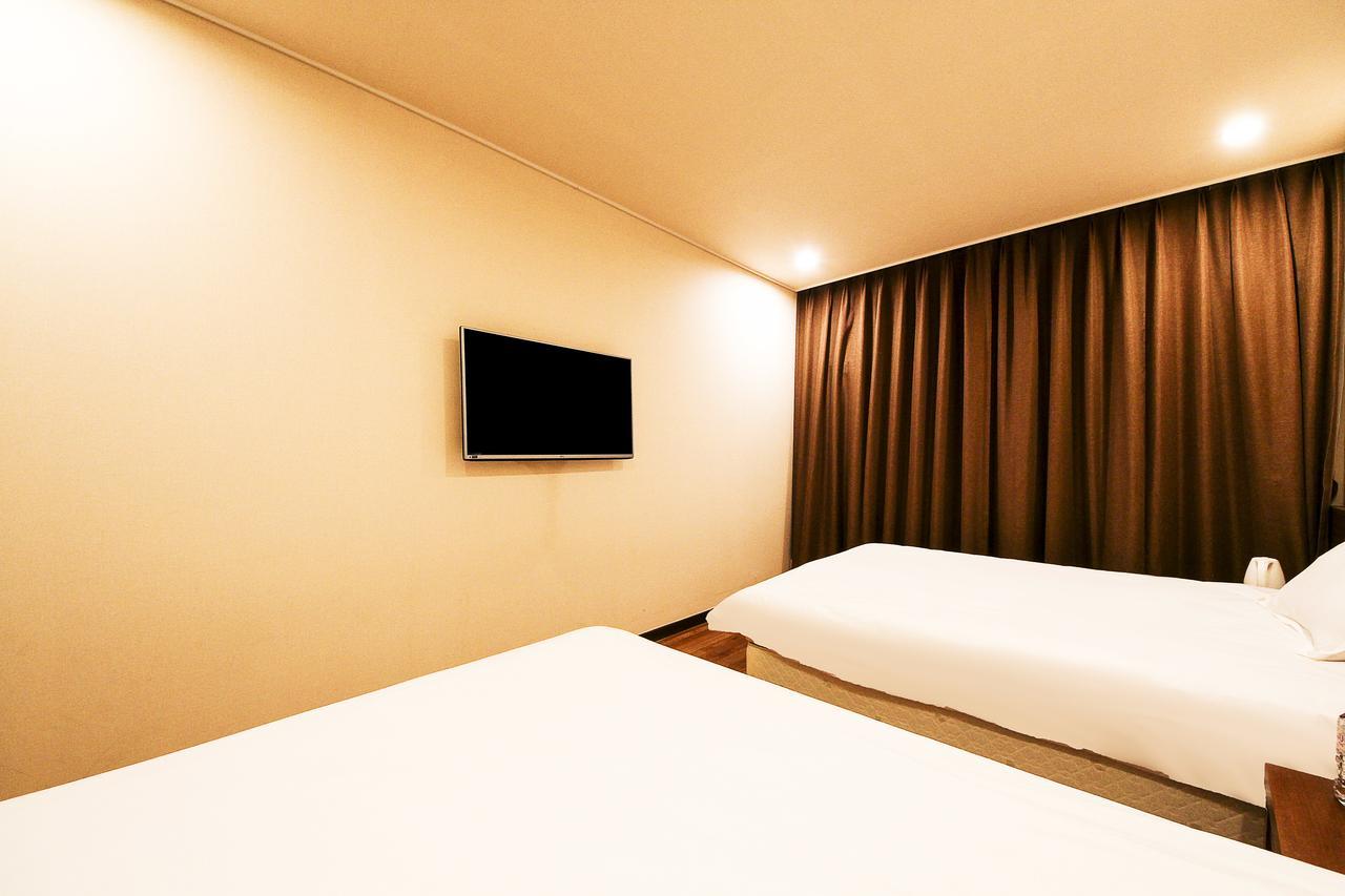 Jeju Jungmun Ocean Blue Hotel Seogwipo Exterior photo