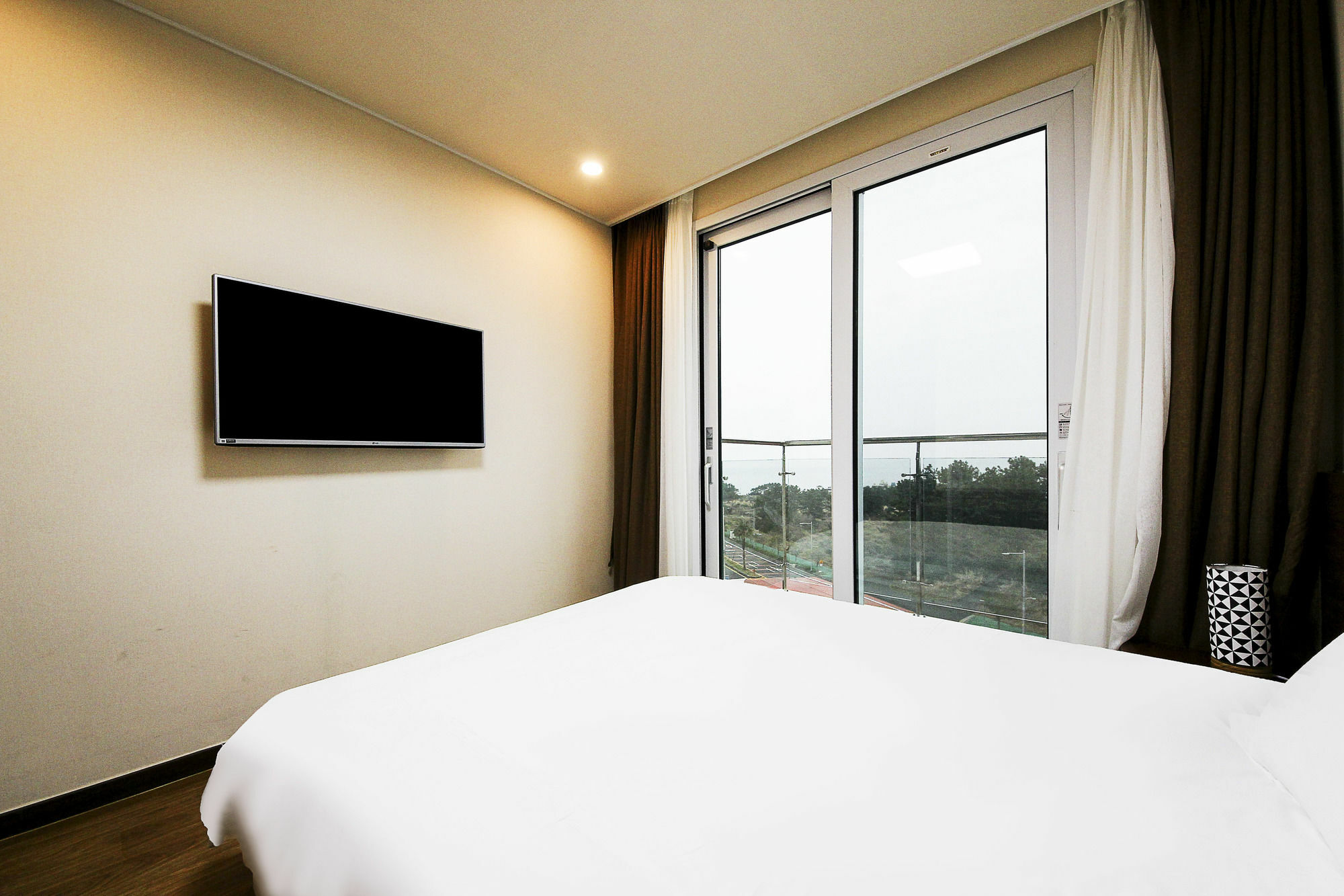 Jeju Jungmun Ocean Blue Hotel Seogwipo Exterior photo