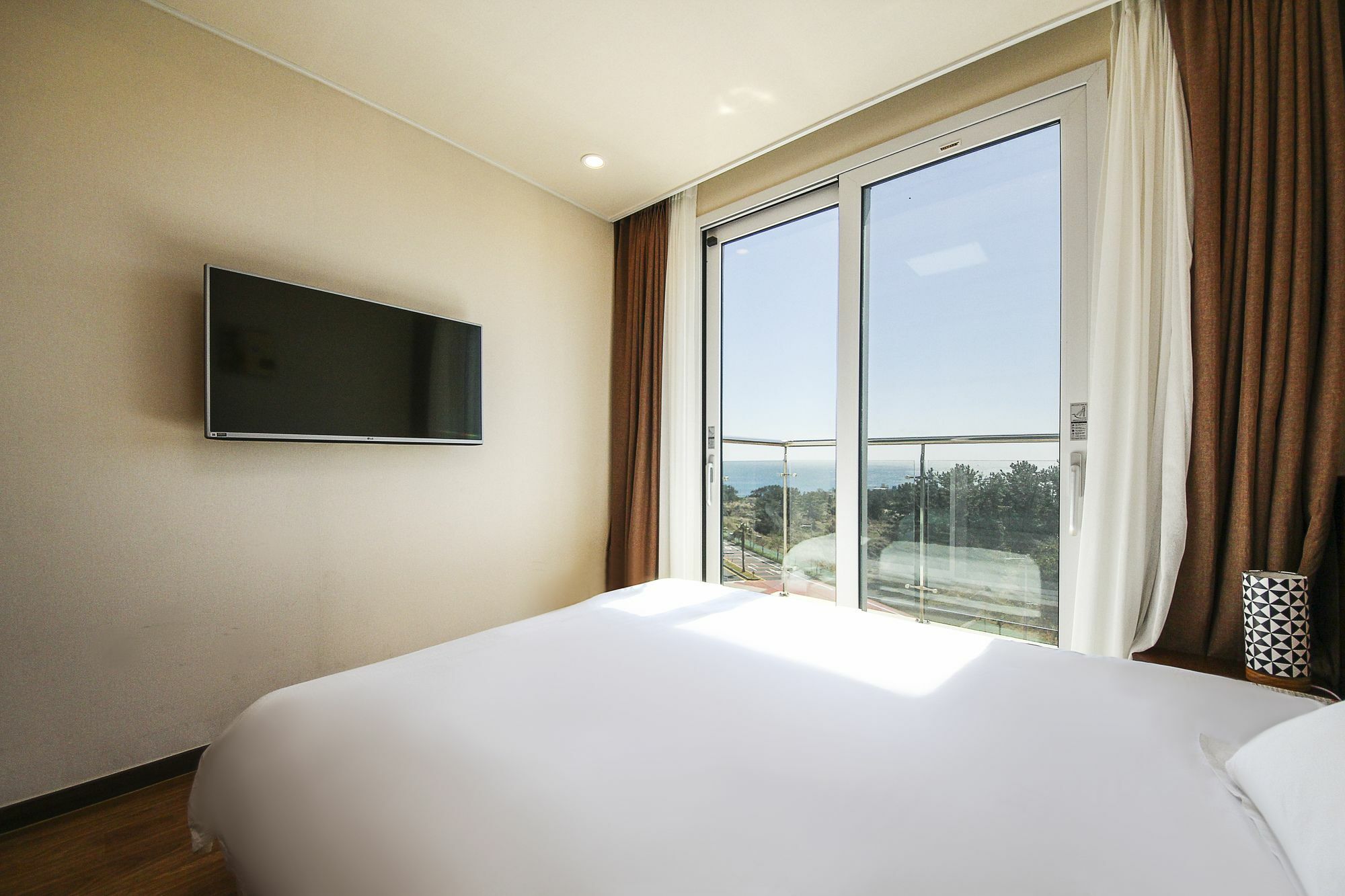 Jeju Jungmun Ocean Blue Hotel Seogwipo Exterior photo