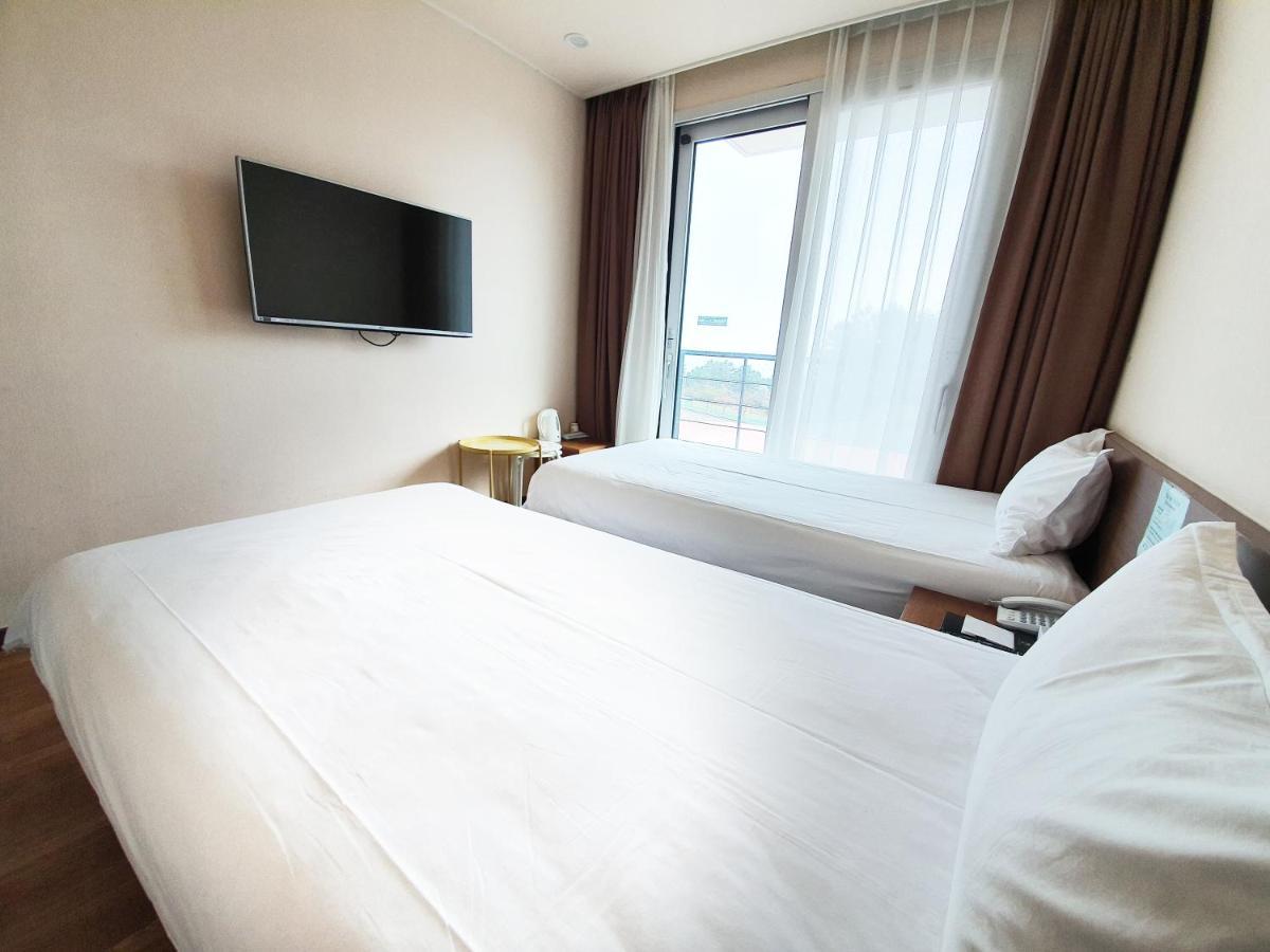 Jeju Jungmun Ocean Blue Hotel Seogwipo Exterior photo